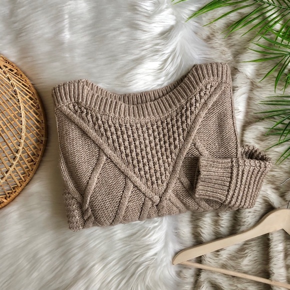 Victoria's Secret Sweaters - Victoria’s Secret Oatmeal Fisherman Sweater M